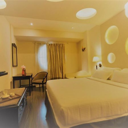 The Orbis Hotel Коимбатур Экстерьер фото