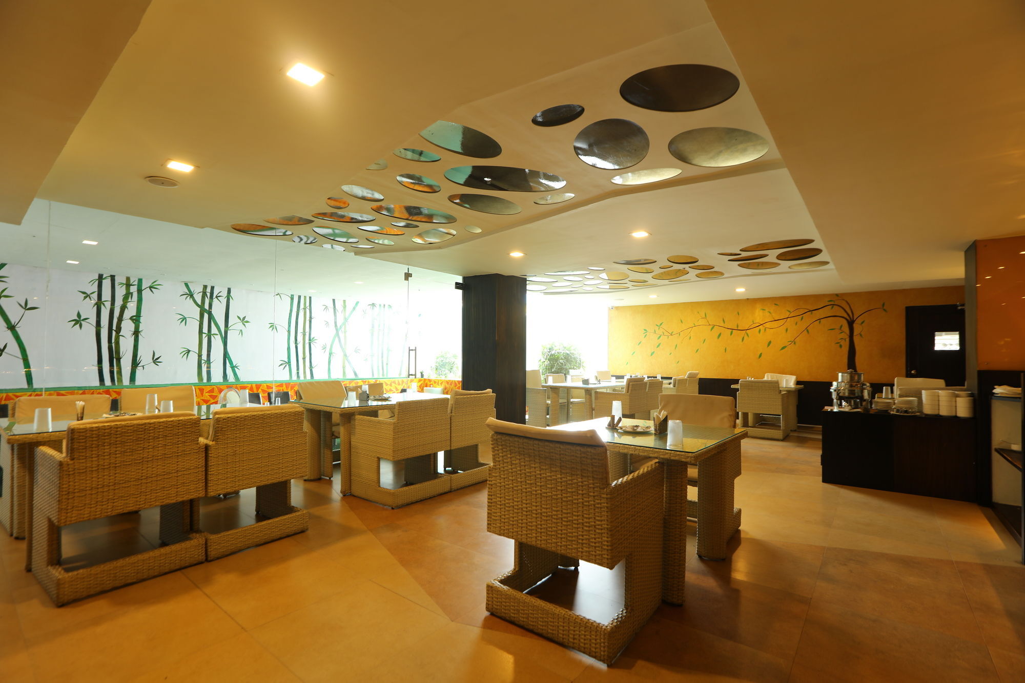The Orbis Hotel Коимбатур Экстерьер фото